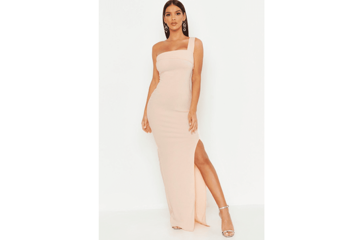 15 vestidos low cost para invitadas de boda – Boohoo 5
